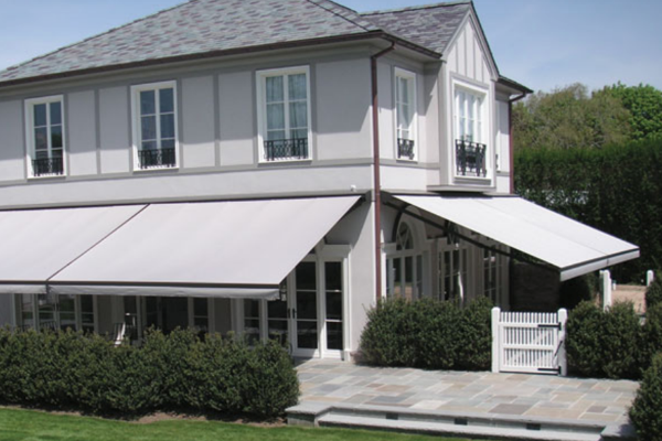 Outdoor retractable awnings that keep your house cool in summer