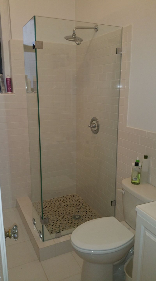 Easy to maintain shower doors